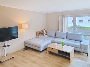 TV - Auszeit in der Vierländerregion by Interhome (Haag)
