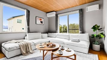 Leilighet, fjellutsikt | Oppholdsområde
