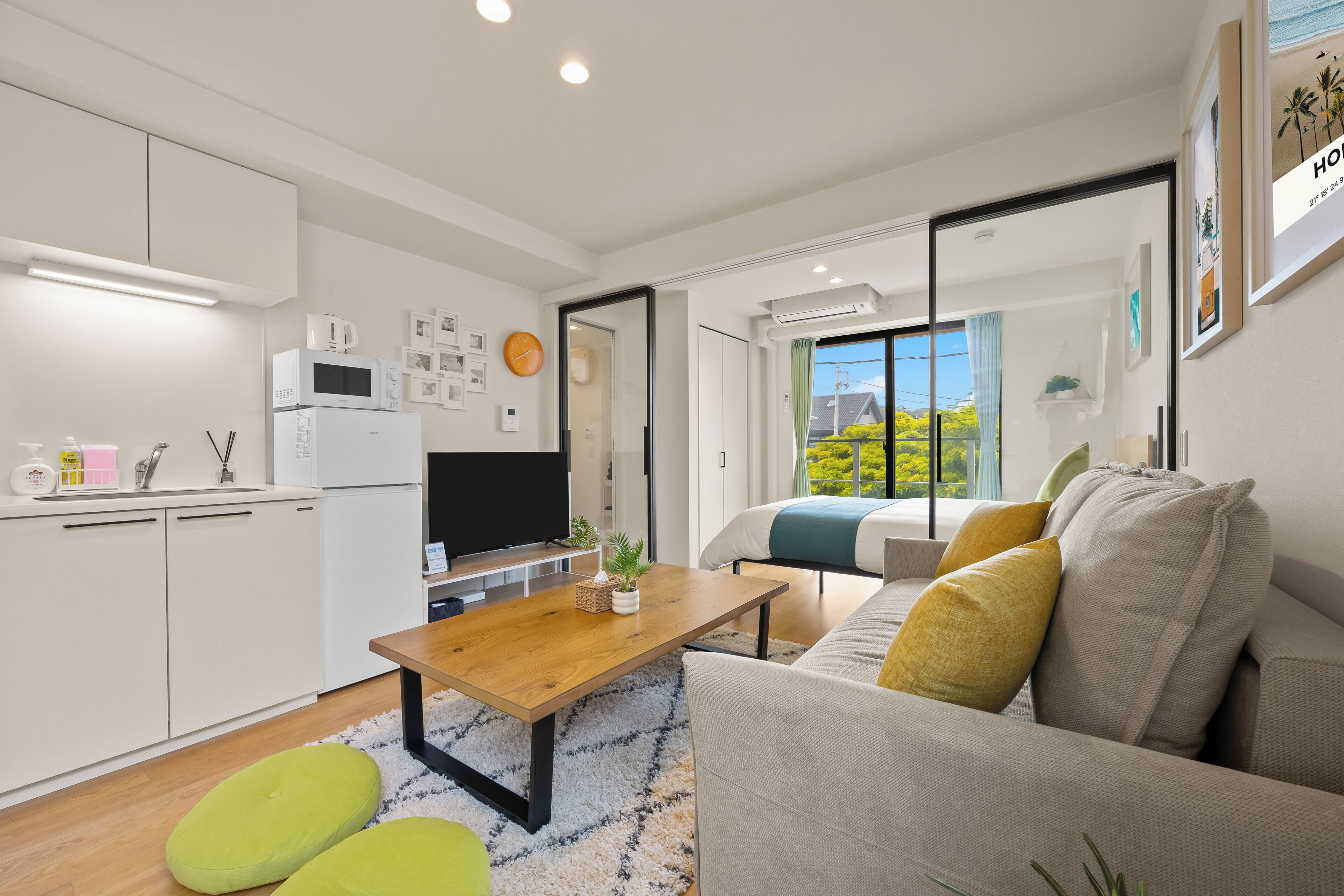 Standard Apartment, 1 Double Bed with Sofa bed, Non Smoking, Beachfront | Living area