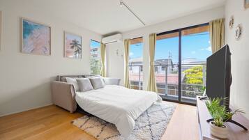 Apartment, 1 Double Bed with Sofa bed, Non Smoking, Beachside | Blackout drapes, iron/ironing board, WiFi (free), bed sheets