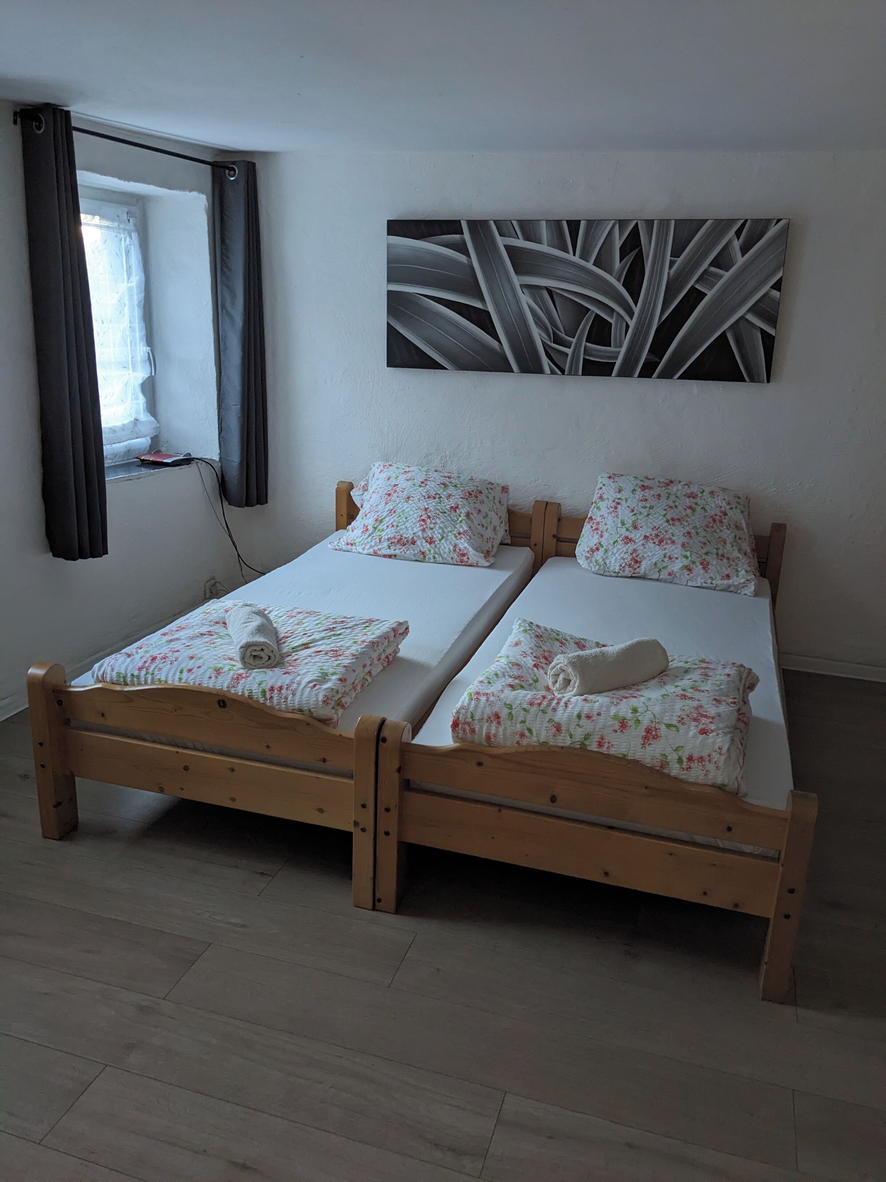 WiFi, bed sheets