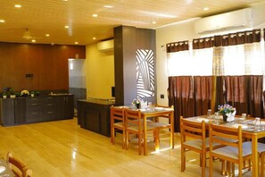 Dining - Andaman Beach Resort (Sri Vijaya Puram)