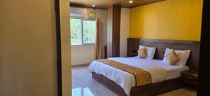 Desk, free WiFi - Andaman Beach Resort (Sri Vijaya Puram)