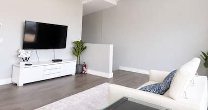 Modern 2 Bedroom Lakeview Suite