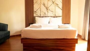Superior Double Room, Balcony, Garden View | Iron/ironing board, free WiFi