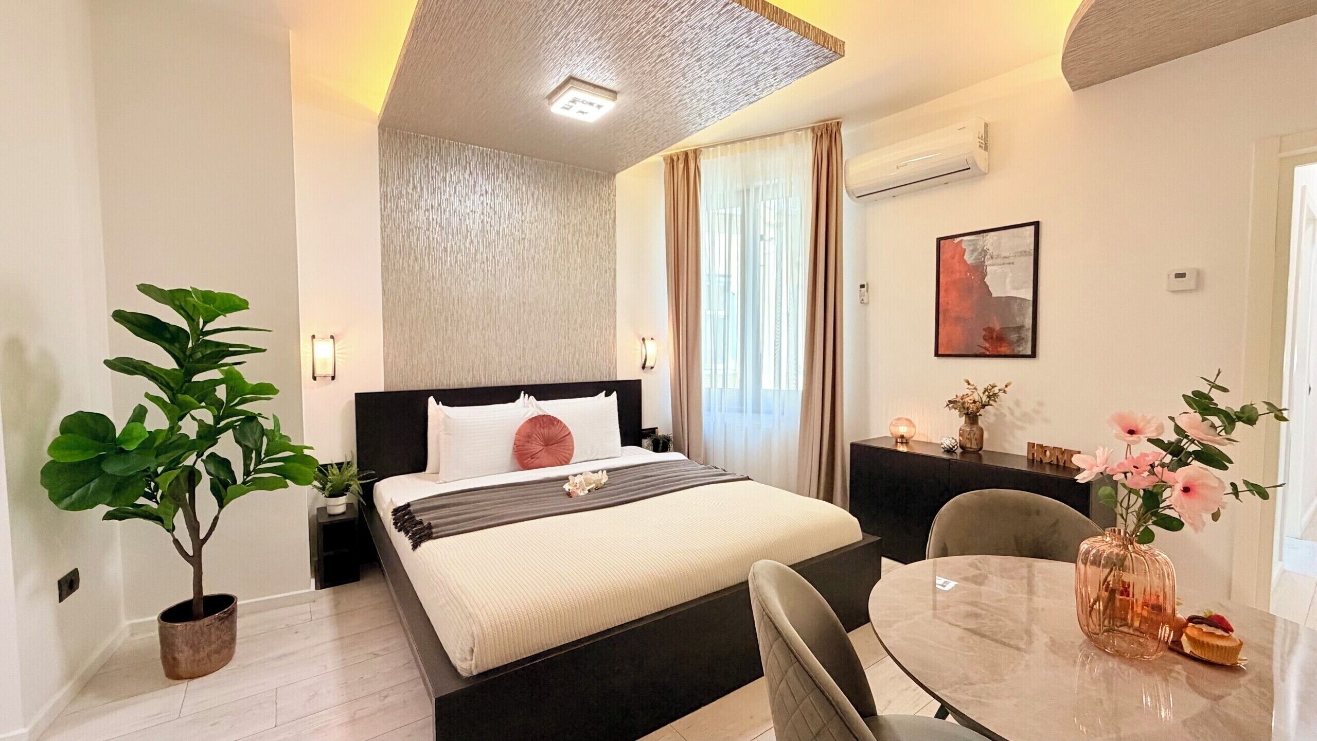 Comfort Apartment | Blackout drapes, iron/ironing board, WiFi (free)