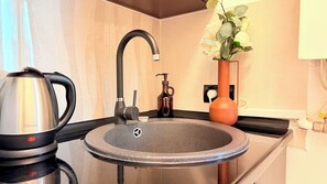 Comfort Apartment | Private kitchen | Microwave - City Vibes in Piața Romană (București)