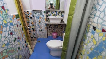 Economy Double or Twin Room, Garden View | Bathroom