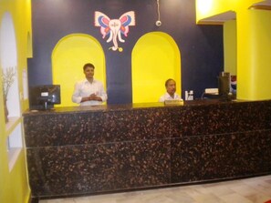 Lobby - Ganpati Guest House (Varanasi)