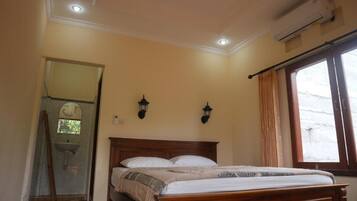 Economy Double Room, Balcony, City View | Desk, free WiFi