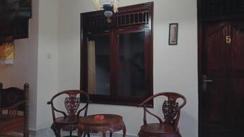 Standard Double Room, Courtyard View | Interior