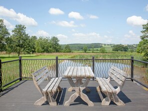 Outdoor dining - 2 bedroom accommodation in Witham Friary, Frome (Witham Friary, Frome)