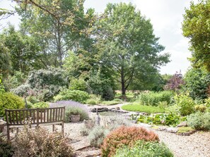 Property grounds - 2 bedroom accommodation in Witham Friary, Frome (Witham Friary, Frome)