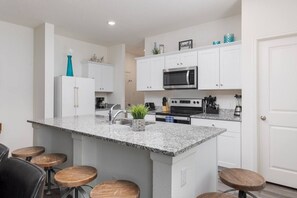 Fridge, microwave, oven, stovetop - Newly Renovated Modern Home in Edgecliff Village (Edgecliff Village)