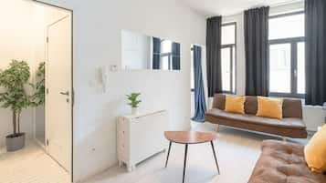 Comfort Apartment, 2 Bedrooms | Living room