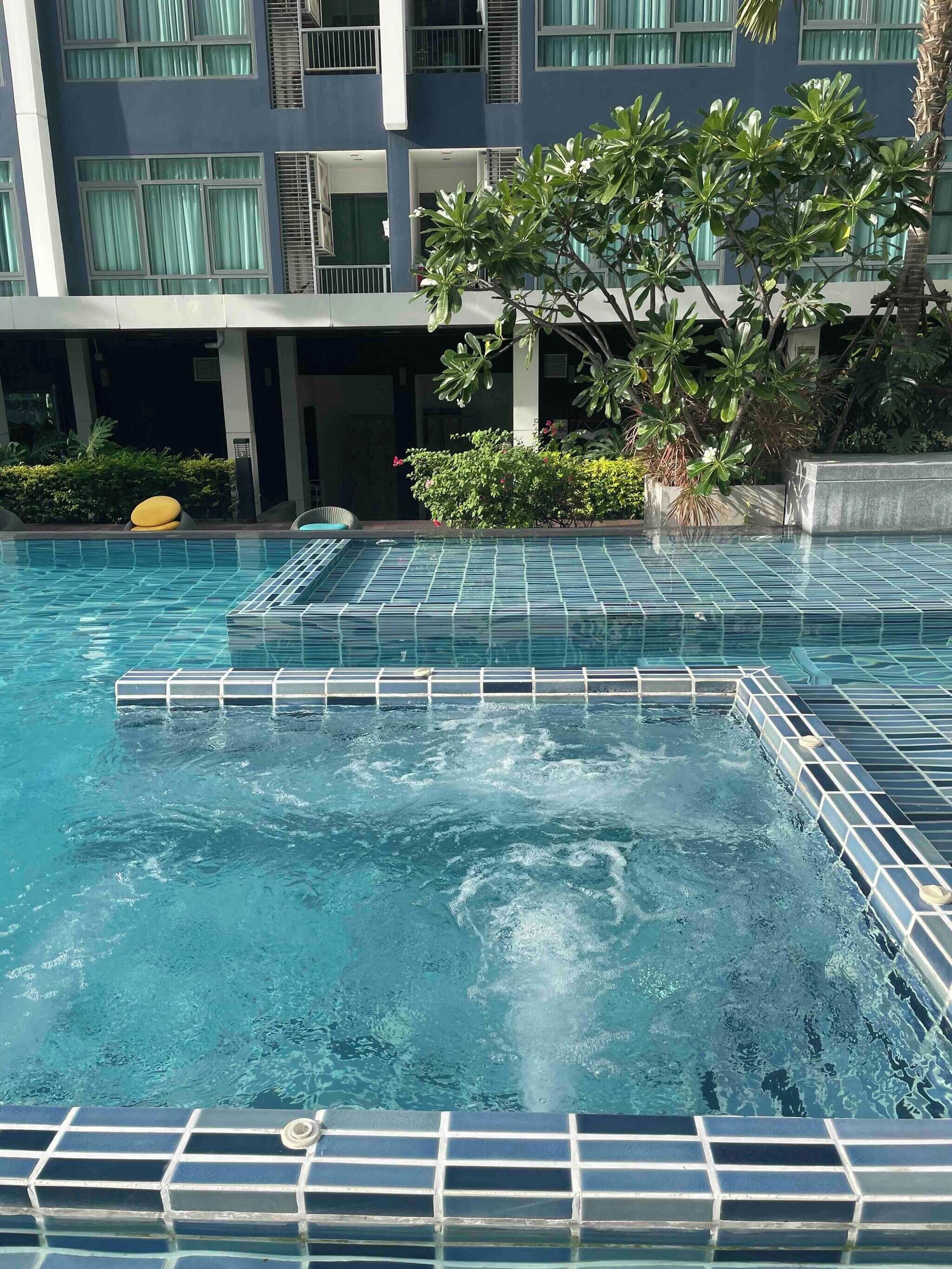 Apartment, 1 Bedroom, Accessible | Pool | Outdoor pool