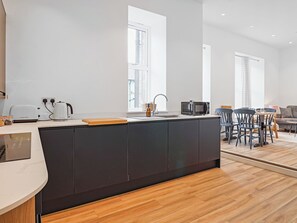 Dishwasher, high chair - Apartment 4 - UK51402 (Ilfracombe)