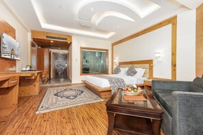 笔记本电脑工作区、免费 WiFi