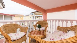 Property grounds - Serene Holiday Home in Vir near Sea (VIR)
