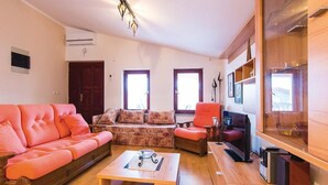 Smart TV - Serene Holiday Home in Vir near Sea (VIR)