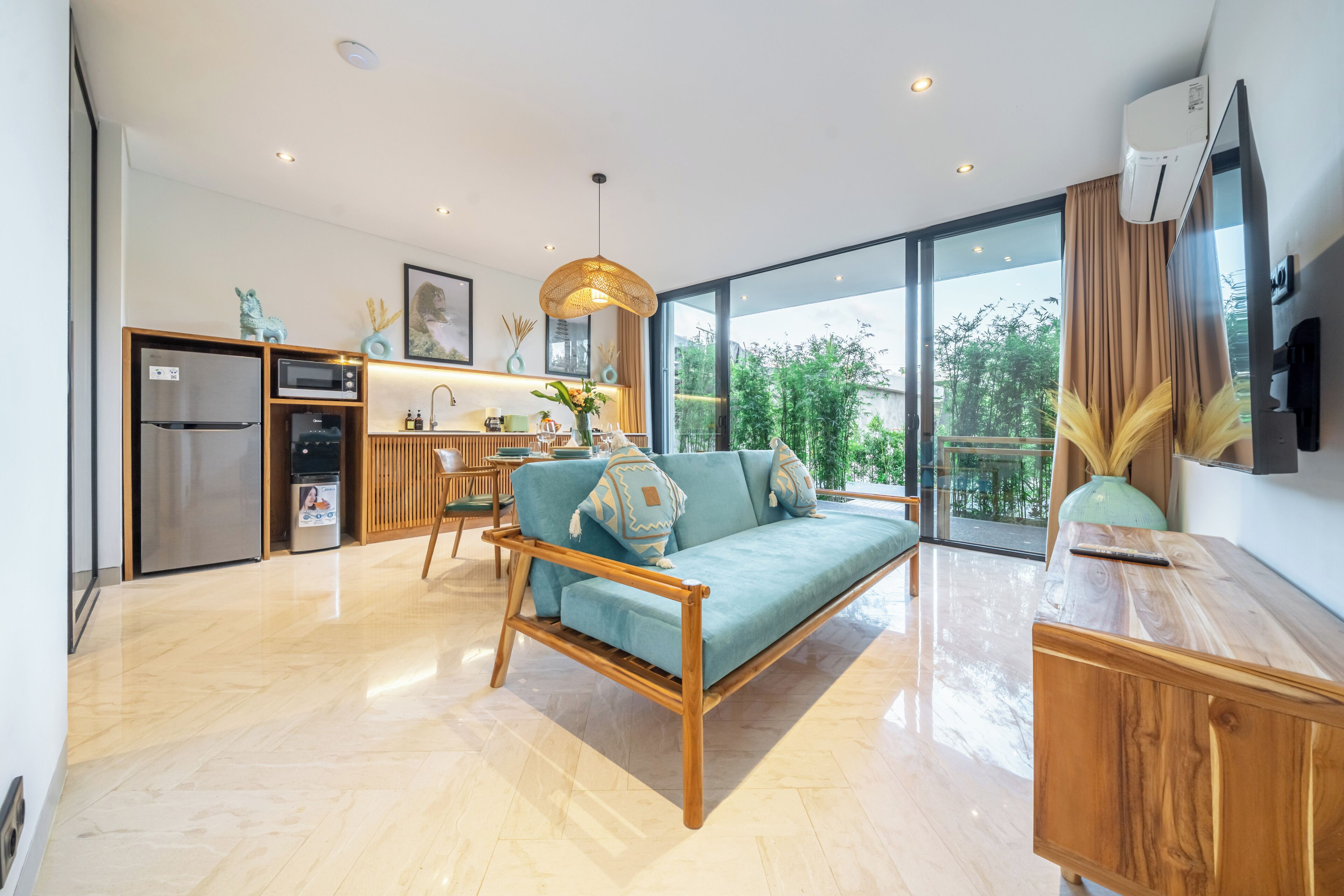 Luxury Townhome, Pool View | Living area | 50-inch Smart TV with digital channels