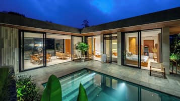 Vila luxo, vista para o jardim | Piscina | 2 piscinas externas