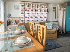 Interior - Watercolours is a stylish one-bedroom lodge for two at Forest View Park, Moota. (Moota)