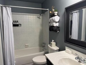Bathroom - Vrbo Property (Lee's Summit)
