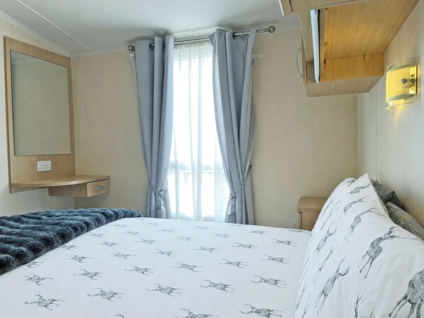 2 bedrooms