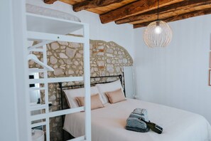 WiFi, bed sheets