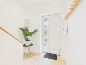 Interior - Stunning 3-Bed Coastal Eco Retreat | Near Beaches (Falmouth)