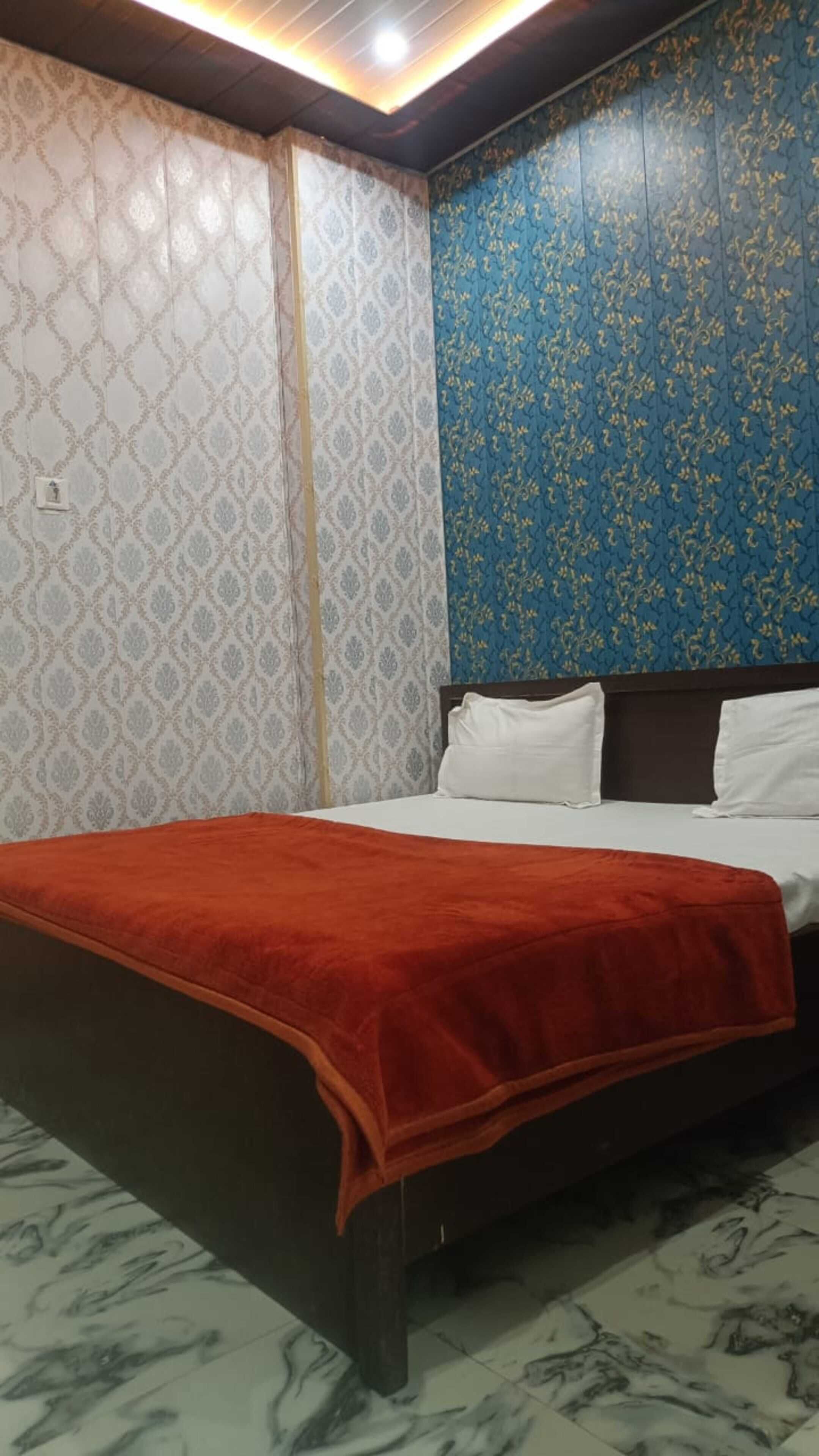 Deluxe Room | Rollaway beds, free WiFi, bed sheets