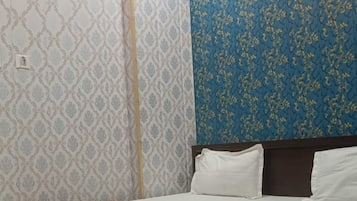 Deluxe Room | Rollaway beds, free WiFi, bed sheets