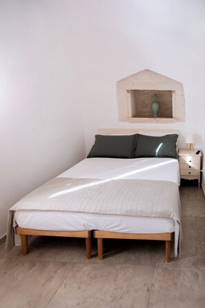 1 habitación, tabla de planchar con plancha, wifi y ropa de cama 
