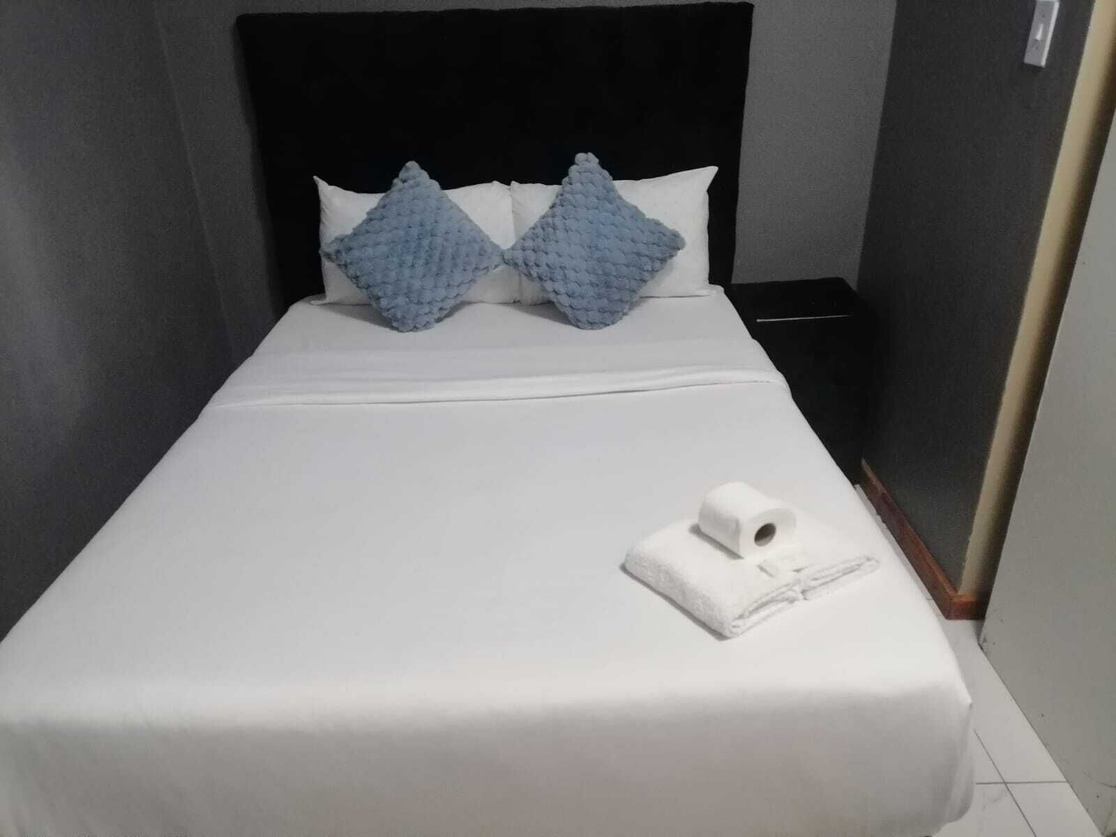 1 chambre, fer et planche à repasser, accès Internet