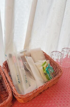 ซูพีเรียอพาร์ทเมนท์, 2 ห้องนอน, ระเบียง | สิ่งอำนวยความสะดวกในห้องน้ำ | ฝักบัวในอ่างอาบน้ำ, ไดร์เป่าผม, รองเท้าสวมภายในห้อง, ผ้าเช็ดตัว