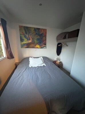 Room - Vrbo Property (Messanges)
