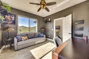 Living area - 200-Acre Mtn Getaway Near the Arkansas River (Cañon City)