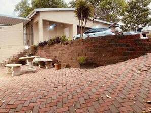 Property grounds - Royal Tembe Legacy - Guesthouse in Pinetown (Pinetown)