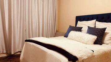 Iron/ironing board, Internet, bed sheets, wheelchair access