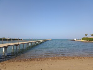 Beach - Charming 1-Bedroom Apartment with Ocean Views in Hurghada (Hurghada 2)