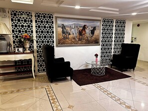 Interior - Luxurious 1-Bedroom Condo with Pool Near Jomtien Beach (Pattaya City)