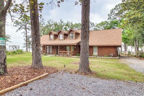 Exterior - Cozy Bayfront Log Cabin! Fishing Pier, Swim Dock! (Gulf Breeze)