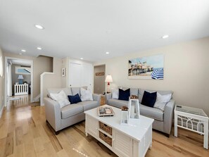 Smart TV - Immaculate 4 bed/2.5 bath home in the heart of Ship Bottom (Ship Bottom)