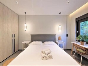 Iron/ironing board, WiFi, bed sheets - ALTA MARE city & sea VIEW- Cent Lux Apt (2BD, 2WC) (Zakinthos)