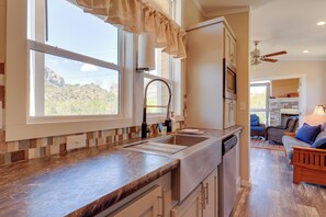 Fridge, microwave, stovetop, dishwasher