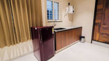 Family Studio Suite | Private kitchen