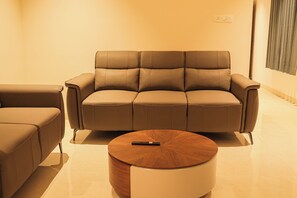 Elite Studio Suite | Living area