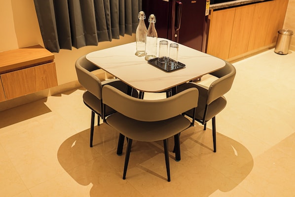 Elite Studio Suite | Living area