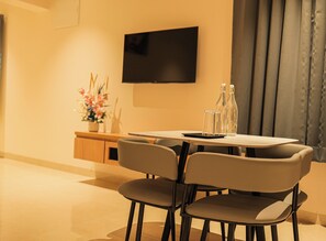 Elite Studio Suite | Living area